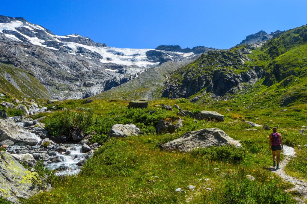 Paradis de la randonnée, au pied des glaciers